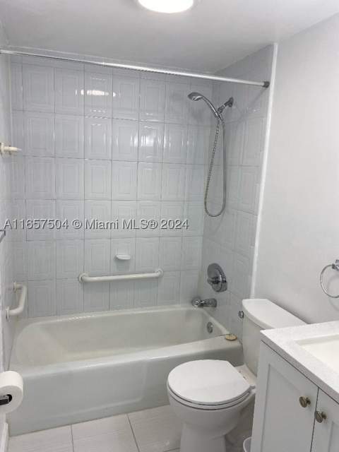 400 Kings Point Dr 328, Sunny Isles Beach FL - photo 21 of 25