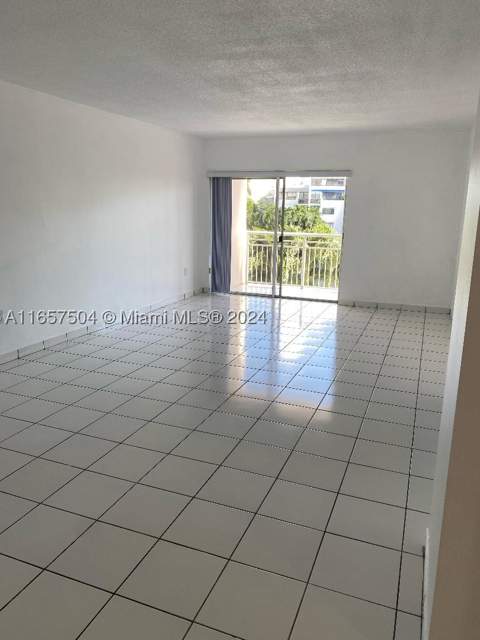400 Kings Point Dr 328, Sunny Isles Beach FL - photo 22 of 25