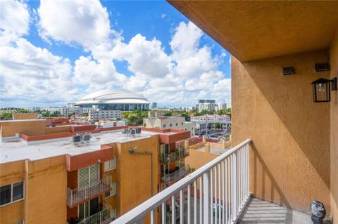 218 NW 12th Ave 702, Miami FL - photo 21 of 26