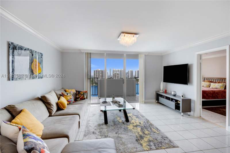 2 bedroom Condominium at 2750 NE 183rd St 1910, Commodore Plaza Condo, Aventura — photo 5