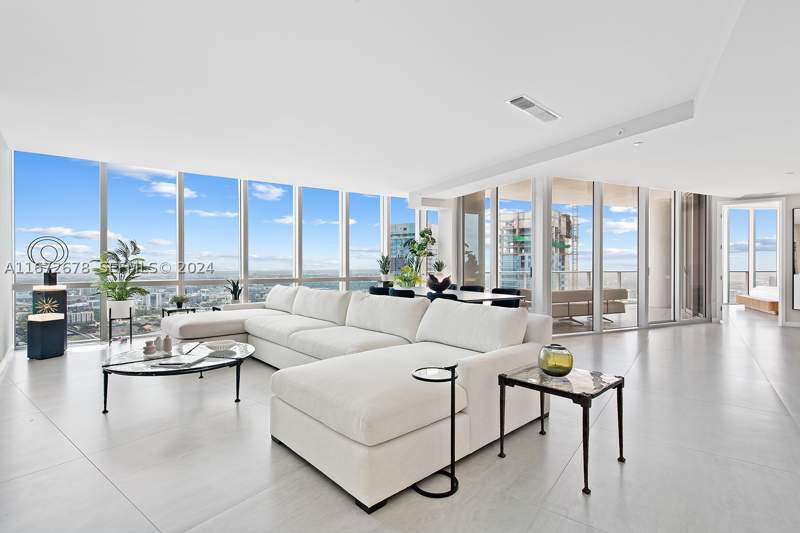 4 bedroom Condominium at 851 NE 1st Ave Ph 5402, Paramount Miami Worldcent, Miami — photo 2