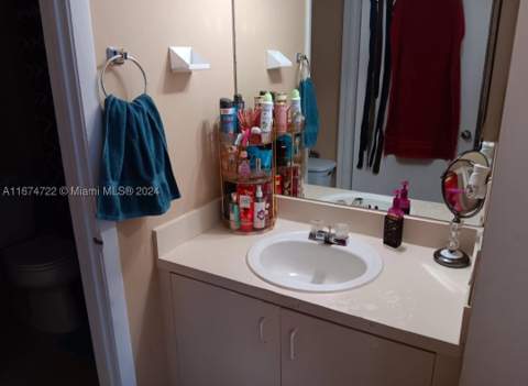 18870 NW 57th Ave 108, Hialeah FL - photo 21 of 36