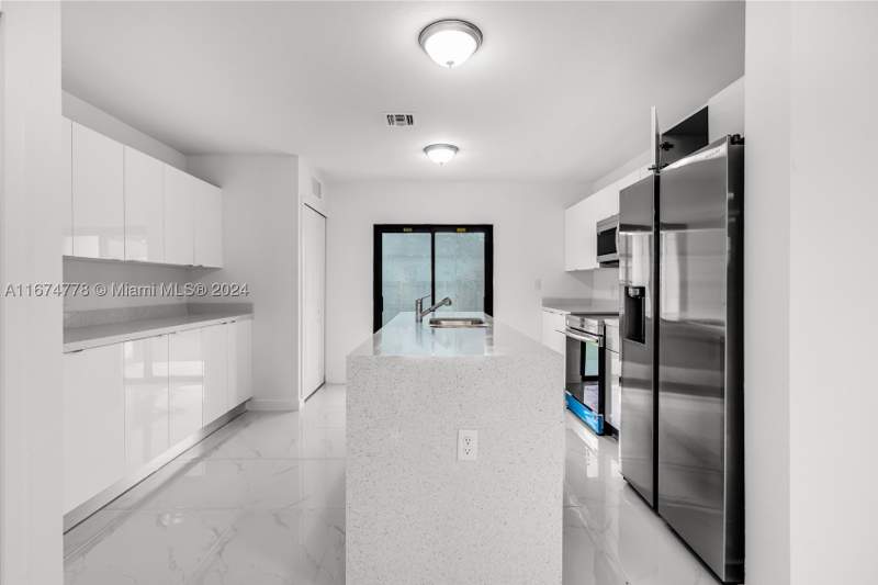 3 bedroom Condominium at 1231 NW 9th Avenue 1231, 1231-1233 NW 9 Ave Condo, Florida City — photo 3