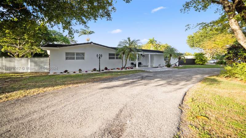3 bedroom SingleFamilyResidence at 13550 SW 99th Pl, Caribbean Estates, Miami — photo 5