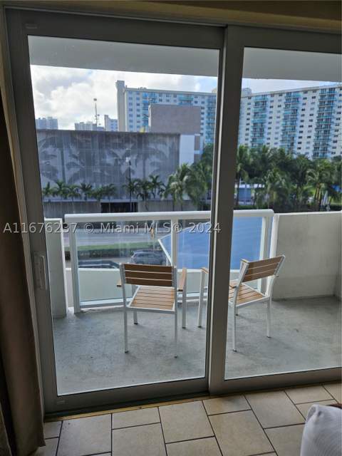 19201 Collins Ave 237, Sunny Isles Beach FL - photo 23 of 37