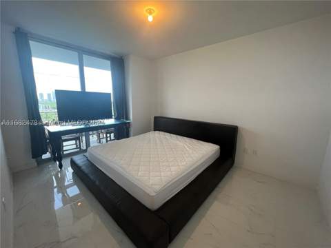 16385 Biscayne Blvd 2020, North Miami Beach FL - photo 6 of 21