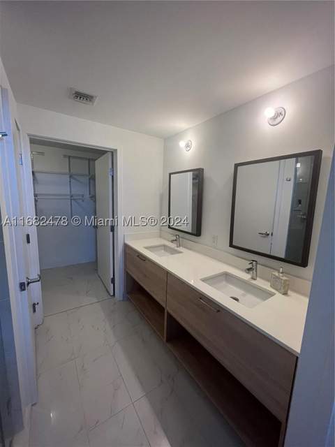 16385 Biscayne Blvd 2020, North Miami Beach FL - photo 8 of 21