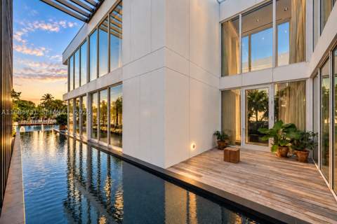 1041 W 48th St, Miami Beach FL - photo 14 of 18