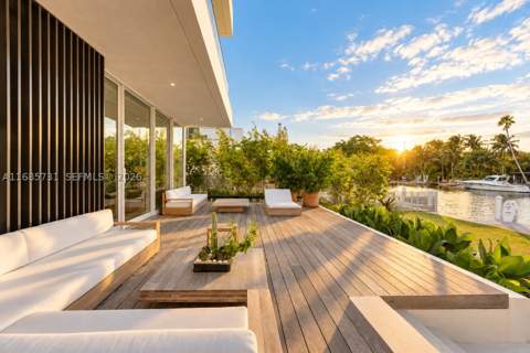 1041 W 48th St, Miami Beach FL - photo 6 of 18