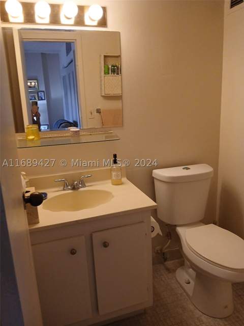 17021 N Bay Rd 412-Iv, Sunny Isles Beach FL - photo 15 of 38
