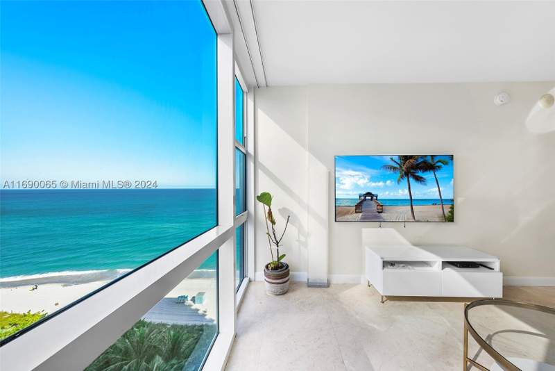 1 bedroom Condominium at 6801 Collins Ave 1203, Central Carillon Beach Co, Miami Beach — photo 5