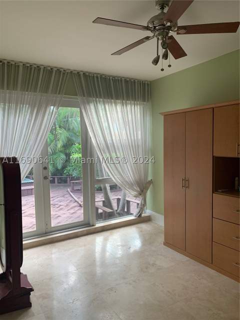 310 191st Ter, Sunny Isles Beach FL - photo 11 of 36