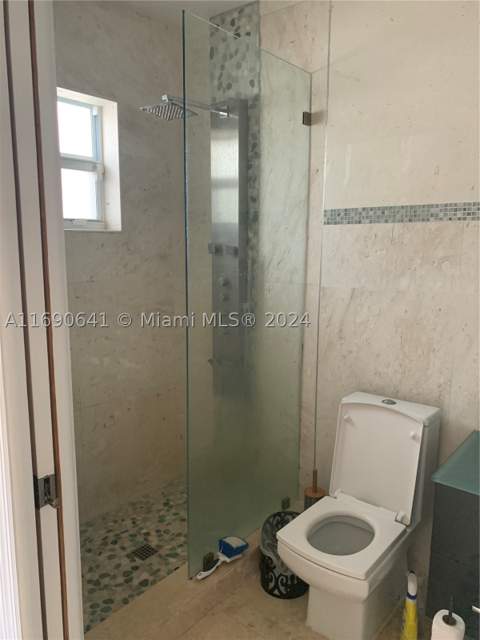 310 191st Ter, Sunny Isles Beach FL - photo 19 of 36