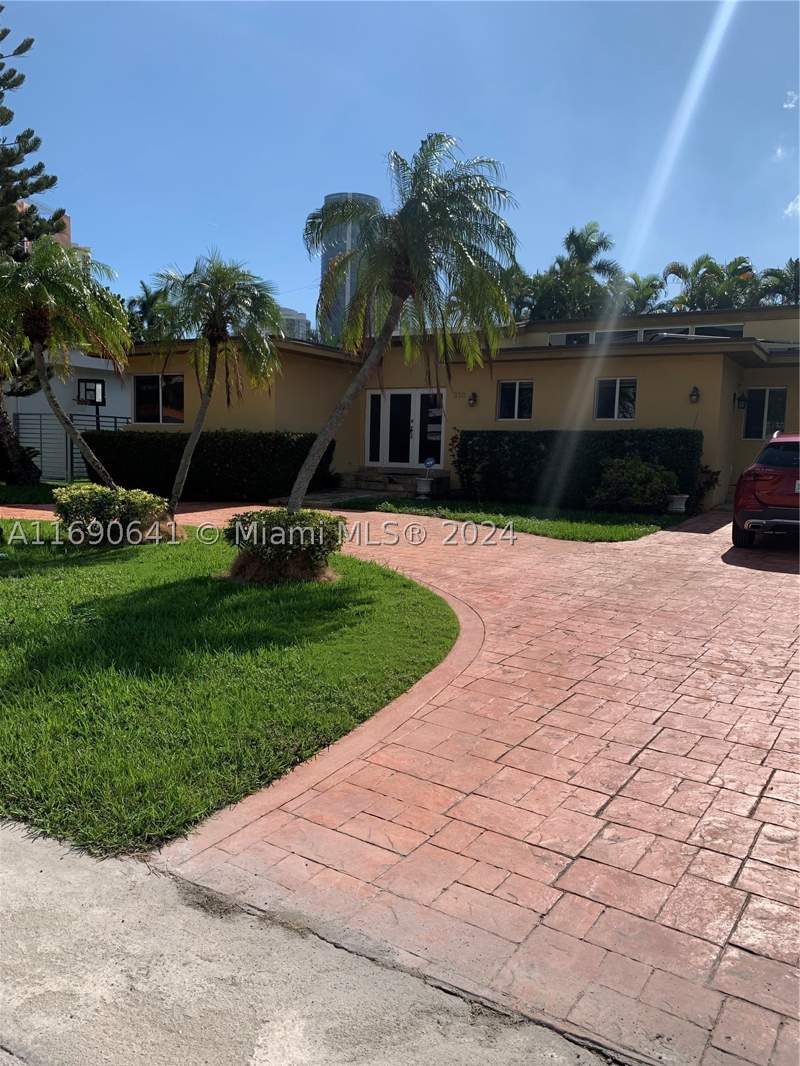 2 bedroom SingleFamilyResidence at 310 191st Ter, Golden Shores Ocean Blvd, Sunny Isles Beach — photo 2
