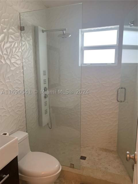 310 191st Ter, Sunny Isles Beach FL - photo 21 of 36