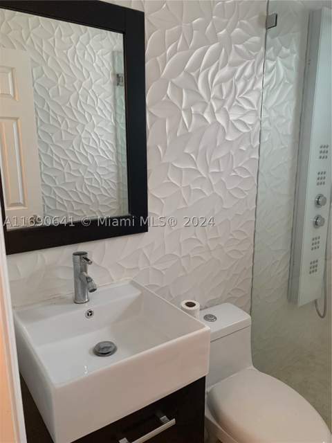 310 191st Ter, Sunny Isles Beach FL - photo 22 of 36