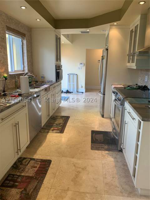 310 191st Ter, Sunny Isles Beach FL - photo 7 of 36