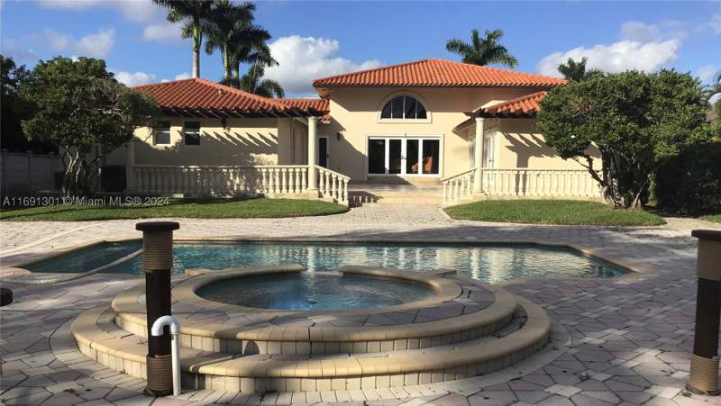 5 bedroom SingleFamilyResidence at 13460 SW 32nd St, Jg Head Farms Sub, Kendall — photo 2