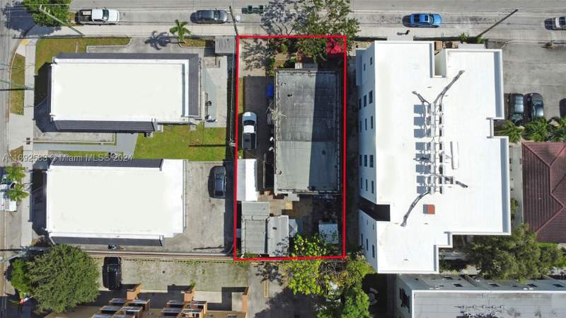 3 bedroom SingleFamilyResidence at 520 SW 11th Ave, Lawrence Estate Land Co, Miami — photo 3