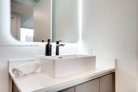 227 NE 2nd St 1705, Miami FL - photo 12 of 22