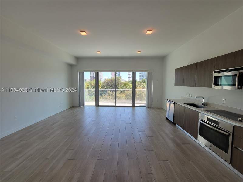0 bedroom Condominium at 1600 SW 1 Ave 411, Le Parc At Brickell, Miami — photo 3