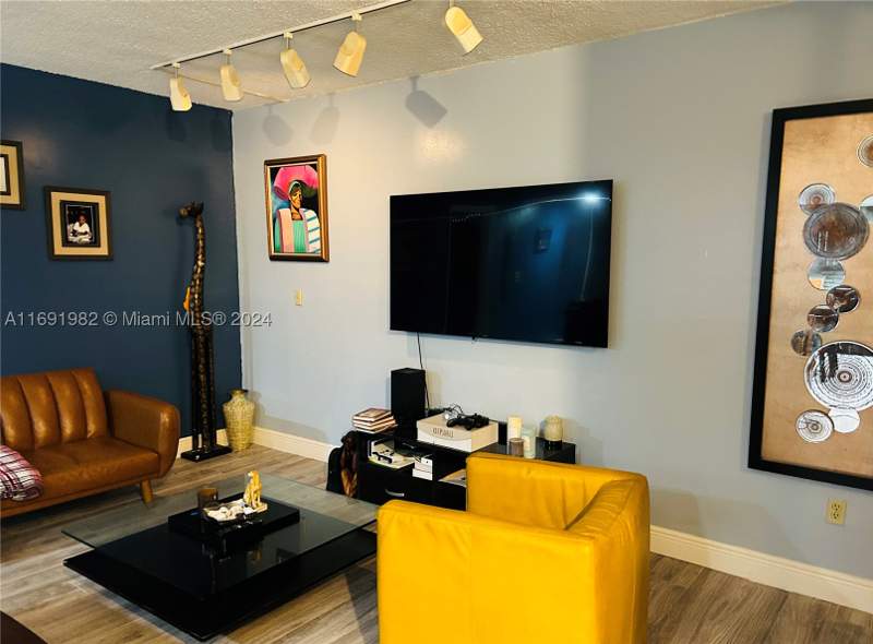 2 bedroom Condominium at 740 NE 199th St 206G, Northlake Vlg At Calif Cl, Miami — photo 4