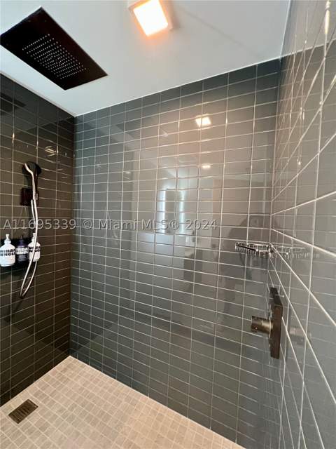 227 NE 2nd St 2613, Miami FL - photo 12 of 37