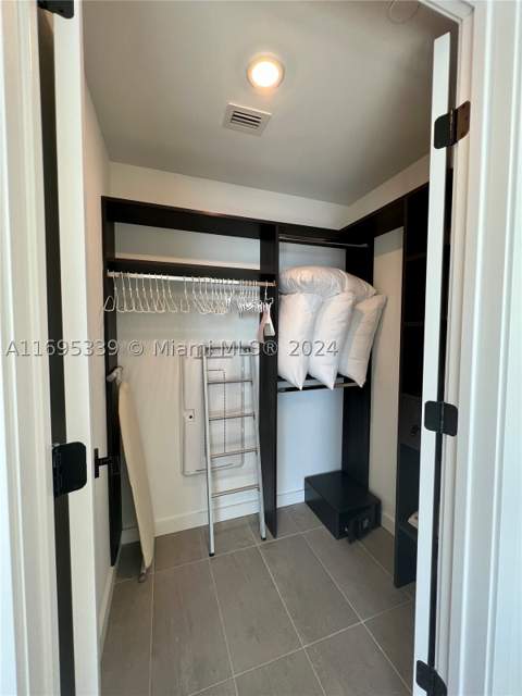 227 NE 2nd St 2613, Miami FL - photo 16 of 37