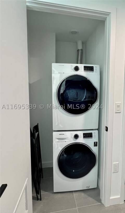 227 NE 2nd St 2613, Miami FL - photo 17 of 37