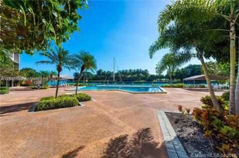 9102 W Bay Harbor 4B, Bay Harbor Islands FL - photo 6 of 18