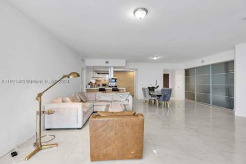17301 Biscayne Blvd 1404, North Miami FL - photo 8 of 41