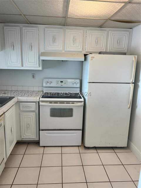 498 NW 165th St Rd D-607, Miami FL - photo 10 of 10