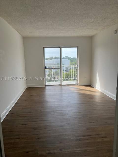 498 NW 165th St Rd D-607, Miami FL - photo 7 of 10