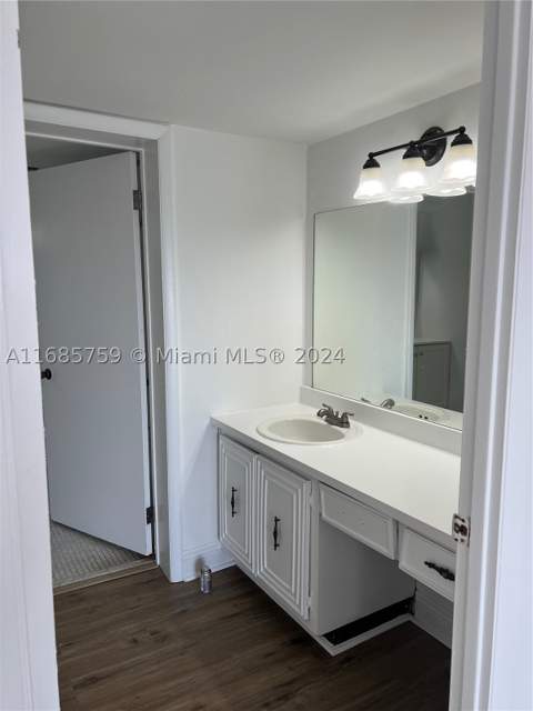 498 NW 165th St Rd D-607, Miami FL - photo 8 of 10