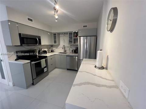 5161 Collins Ave 1403, Miami Beach FL - photo 9 of 19