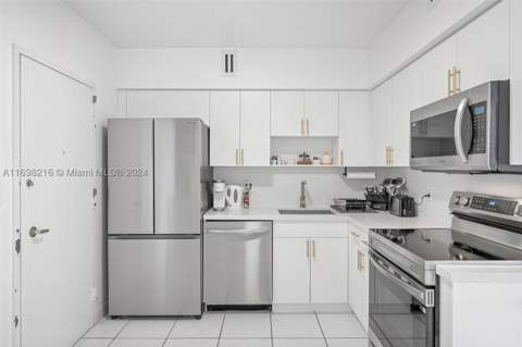 5700 Collins Ave 5B, Miami Beach FL - photo 10 of 30