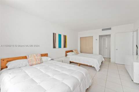 5700 Collins Ave 5B, Miami Beach FL - photo 16 of 30