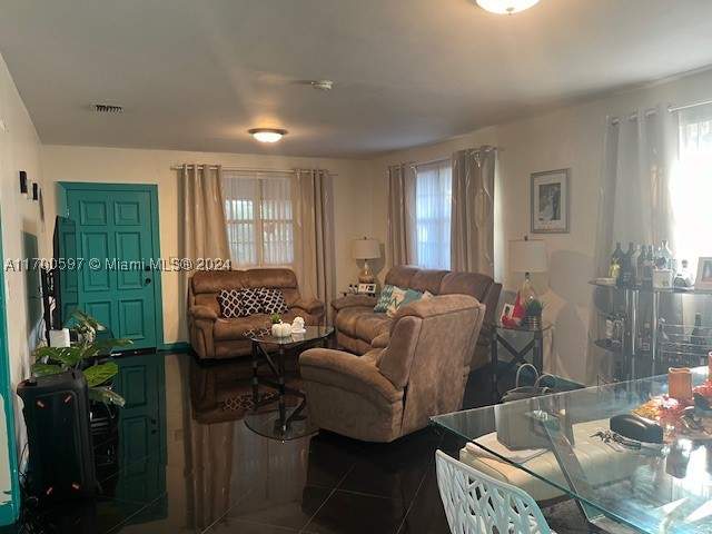 3 bedroom SingleFamilyResidence at 161 NW 35th St, Wynd Wood Park, Miami — photo 5