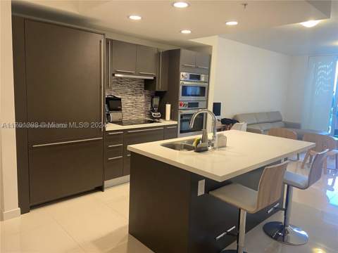 7825 NW 107th Ave 718, Doral FL - photo 6 of 30