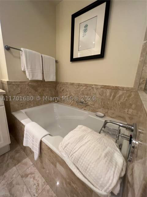 1435 Brickell Ave 3307, Miami FL - photo 21 of 77