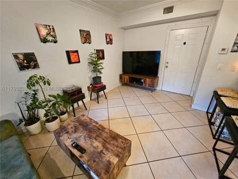 1559 Michigan Ave 104, Miami Beach FL - photo 6 of 14