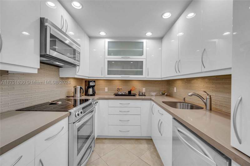 2 bedroom Condominium at 20379 W Country Club Dr Ph-36, Coronado Condo-Tower II, Aventura — photo 5