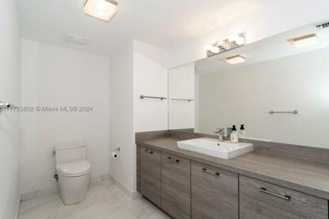 400 Sunny Isles Blvd 919, Sunny Isles Beach FL - photo 15 of 30