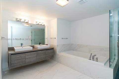 400 Sunny Isles Blvd 919, Sunny Isles Beach FL - photo 20 of 30