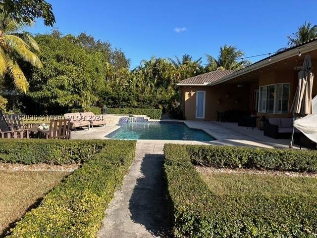 5 bedroom SingleFamilyResidence at 10601 SW 128th St, Clover Sub 1st Addn, Miami — photo 3