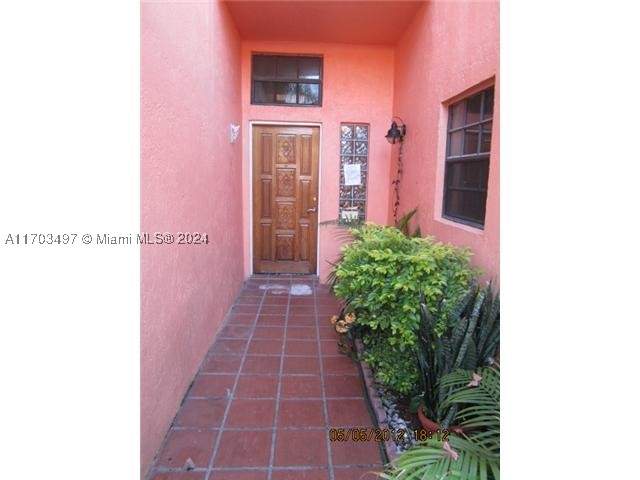 3 bedroom Townhouse at 20820 San Simeon Way 26-G, Lakeview Twhs At Calif Cl, Miami — photo 2