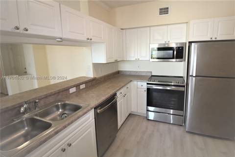 17150 N Bay Rd 2612, Sunny Isles Beach FL - photo 14 of 26
