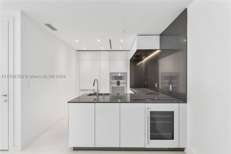 2 bedroom Condominium at 300 Biscayne Blvd Way 5209, Aston Martin Residences, Miami — photo 4