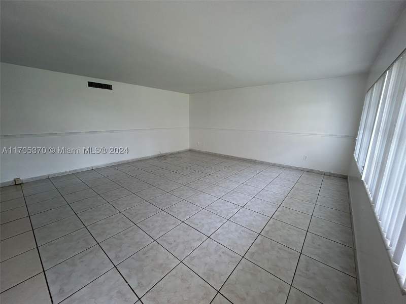 2 bedroom Condominium at 11855 NE 19th Dr 8, Sutton House Condo, North Miami — photo 2