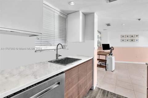 1881 Washington Ave 16H, Miami Beach FL - photo 12 of 58